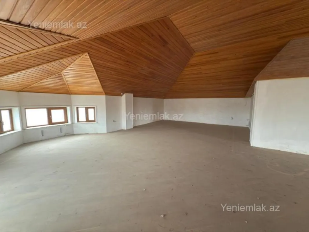 Satılır 8 otaqlı həyət evi 650 m²