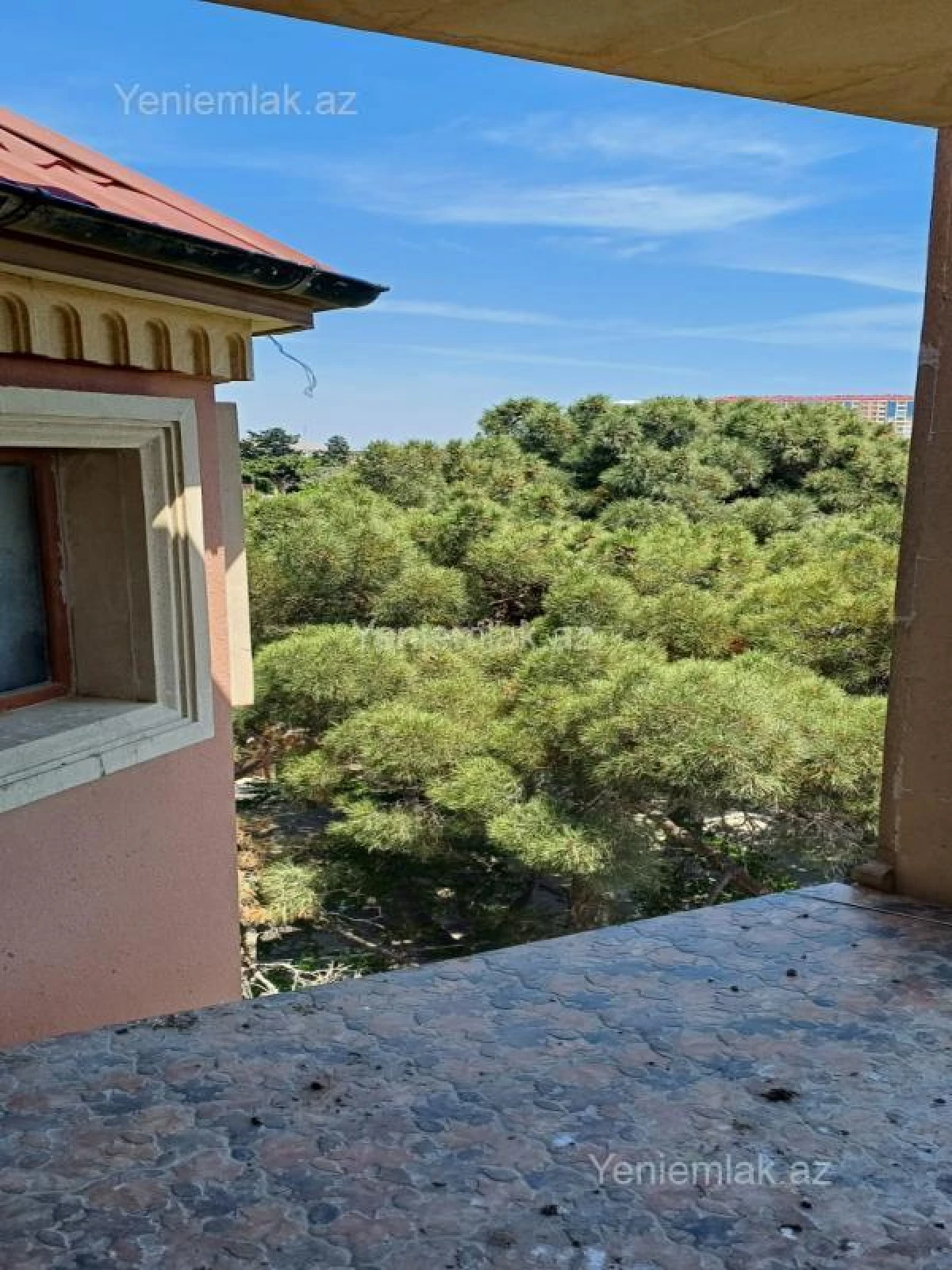 Satılır 8 otaqlı həyət evi 650 m²