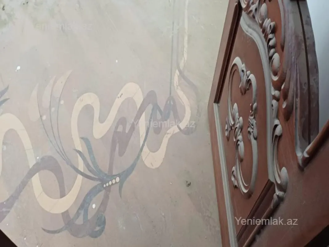 Satılır 8 otaqlı həyət evi 650 m²