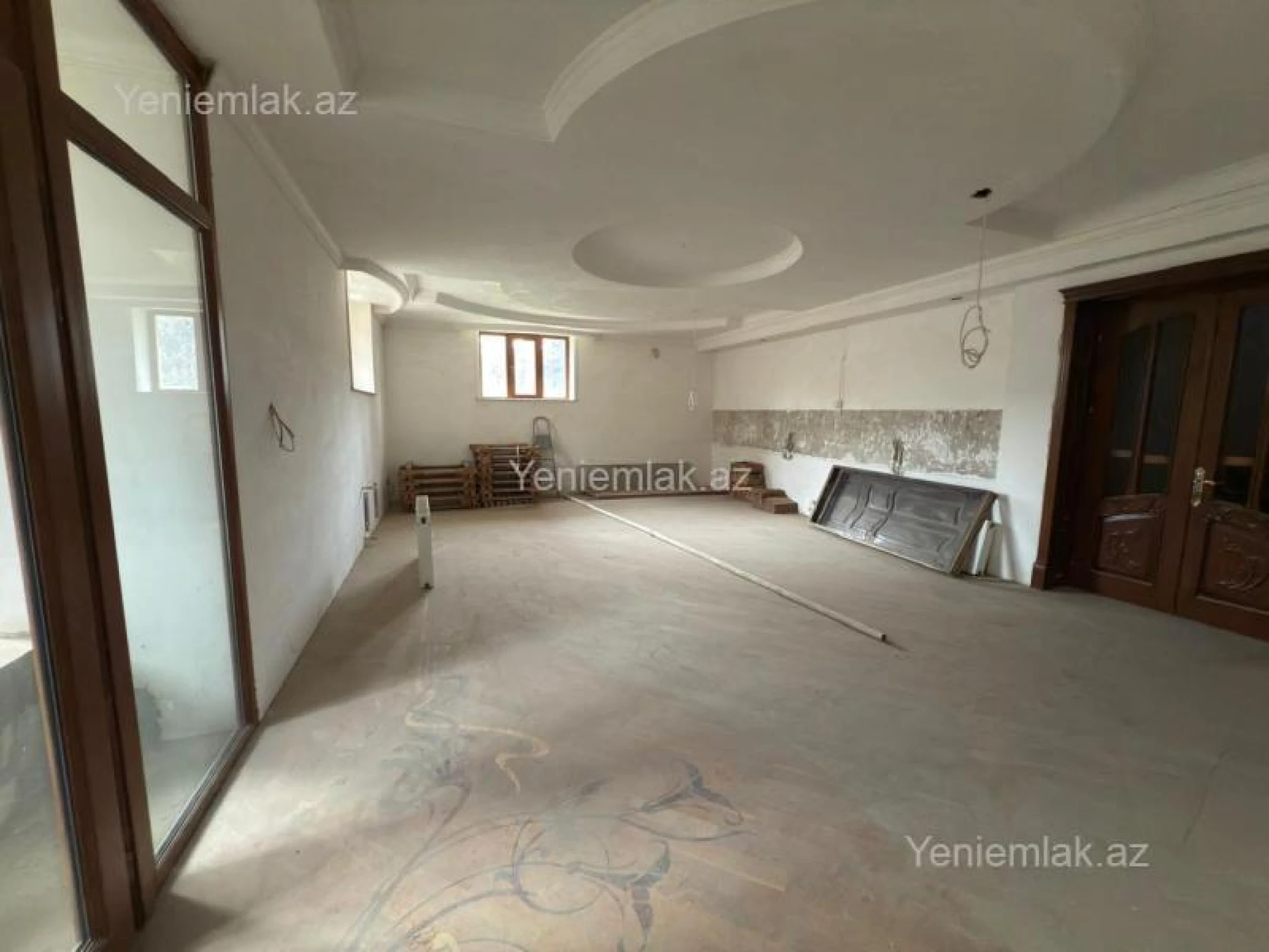 Satılır 8 otaqlı həyət evi 650 m²