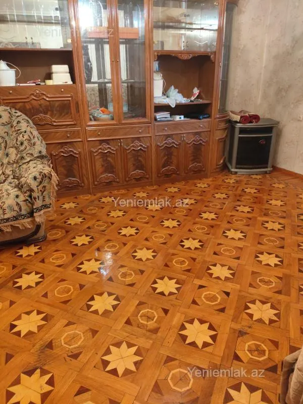 Satılır 4 otaqlı köhnə tikili 80 m²