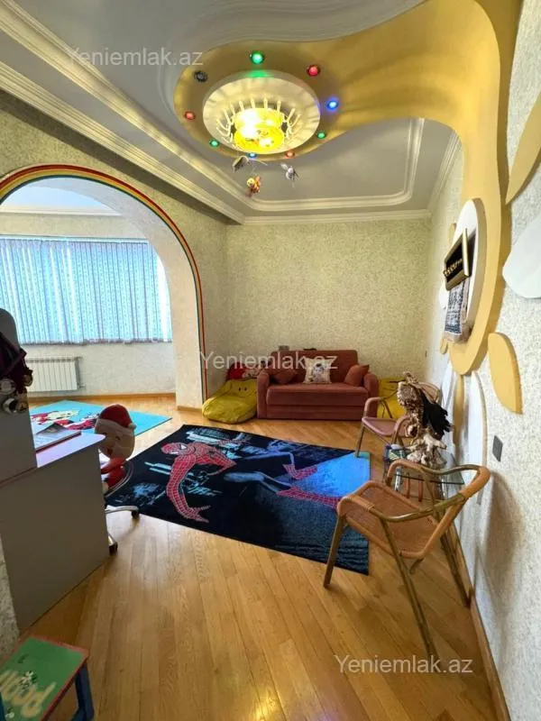 Satılır 4 otaqlı yeni tikili 185 m²