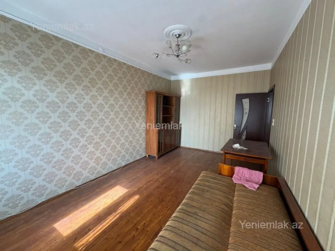 Satılır 3 otaqlı köhnə tikili 80 m²