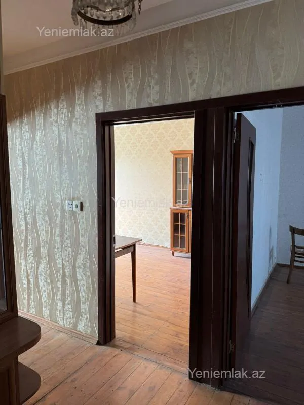 Satılır 3 otaqlı köhnə tikili 80 m²