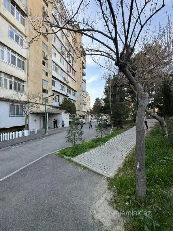 Satılır 3 otaqlı köhnə tikili 80 m²