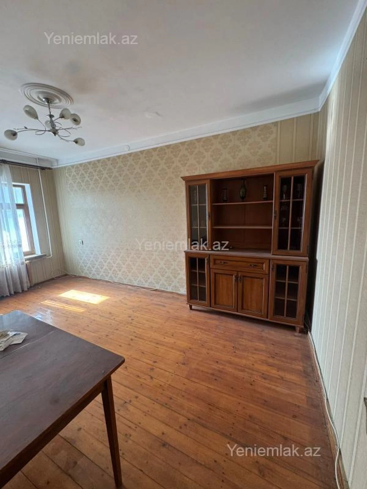 Satılır 3 otaqlı köhnə tikili 80 m²