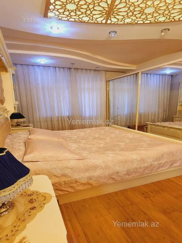 Satılır 3 otaqlı yeni tikili 135 m²