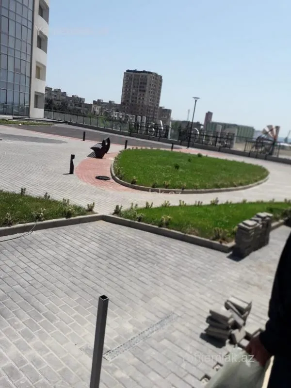 Satılır 2 otaqlı yeni tikili 79 m²