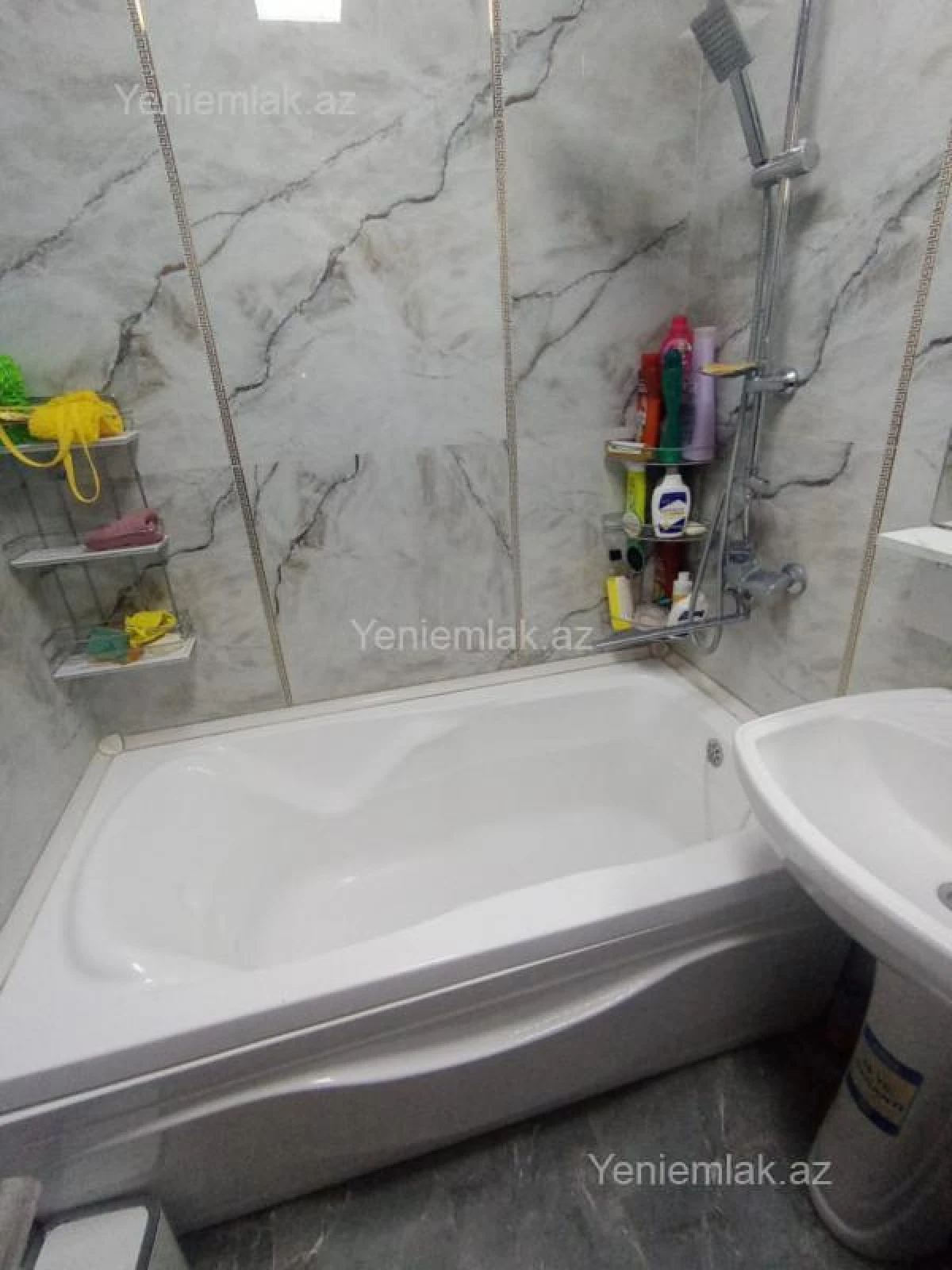 Satılır 6 otaqlı həyət evi 192 m²