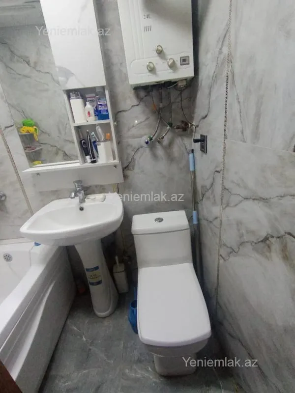 Satılır 6 otaqlı həyət evi 192 m²