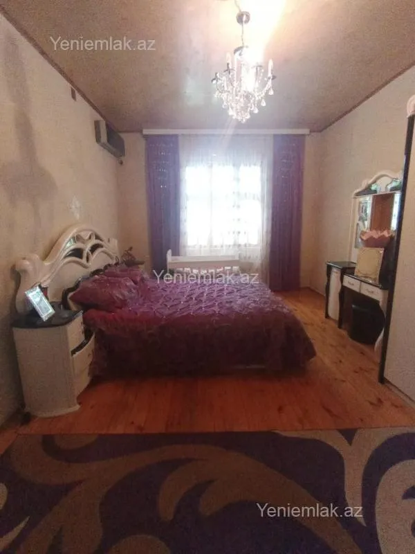 Satılır 6 otaqlı həyət evi 192 m²