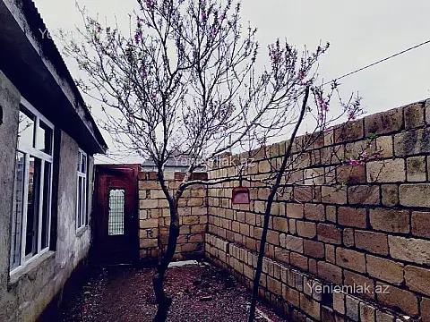 Satılır 3 otaqlı həyət evi 28 m²