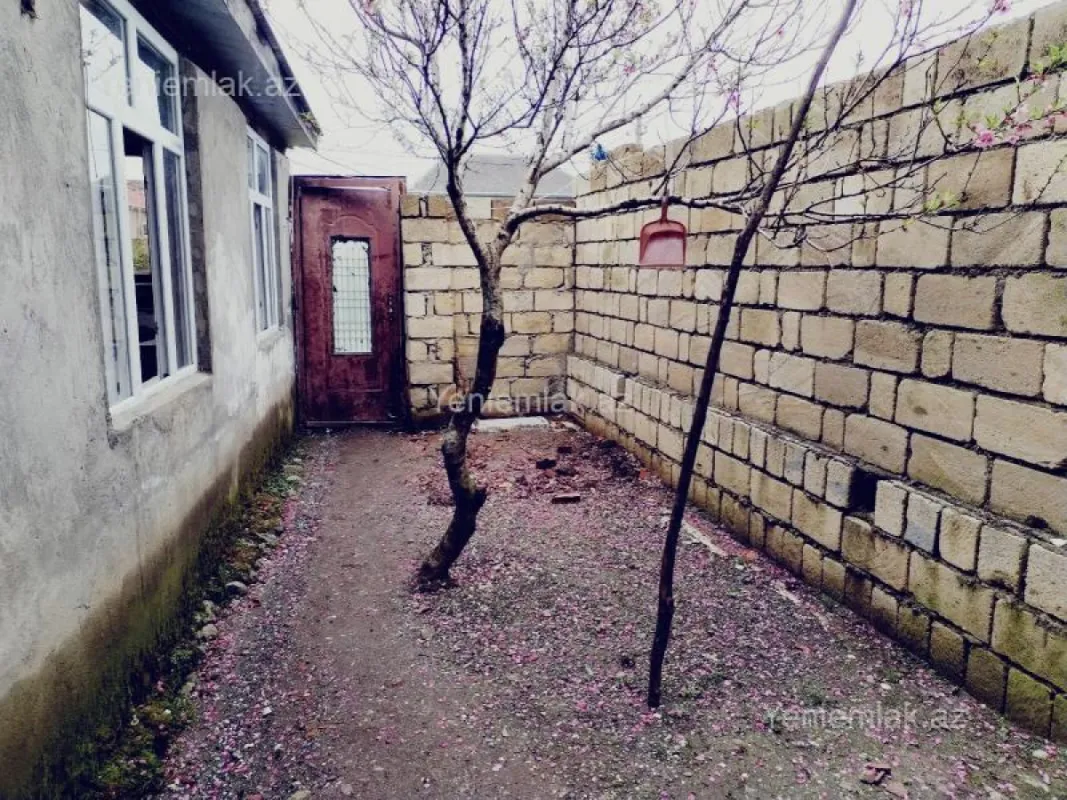 Satılır 3 otaqlı həyət evi 28 m²