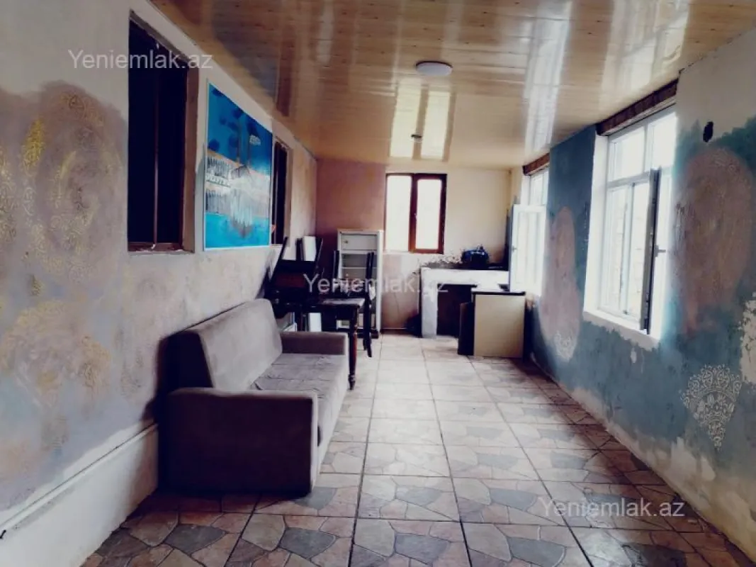 Satılır 3 otaqlı həyət evi 28 m²