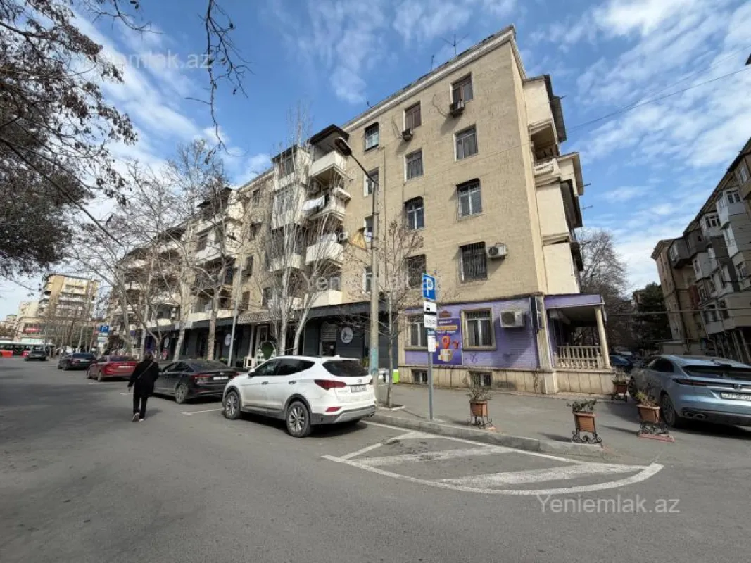 Satılır 3 otaqlı köhnə tikili 74 m²