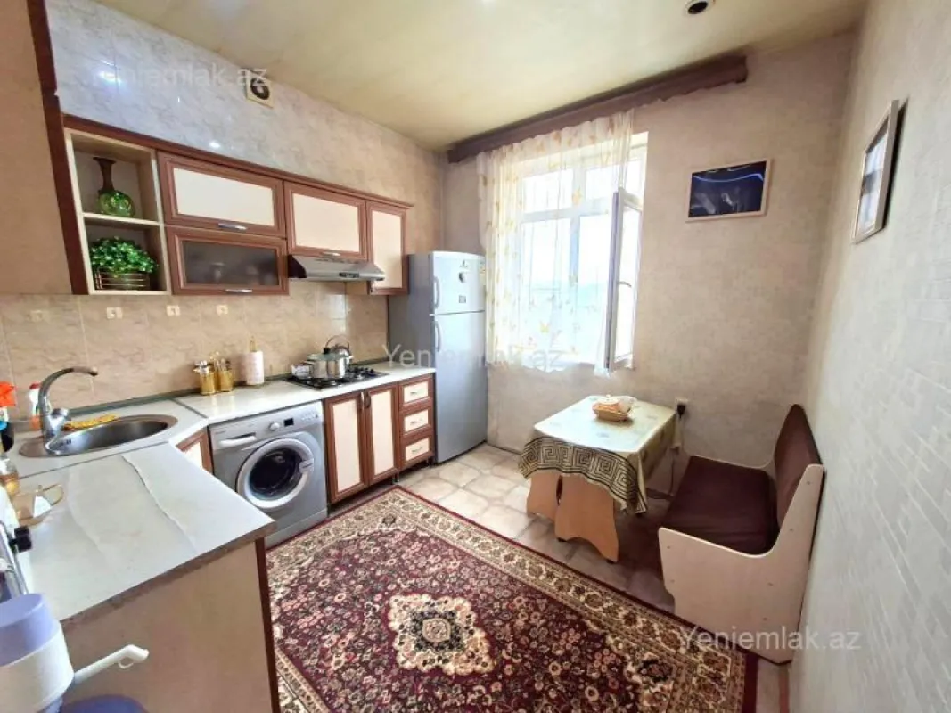 Satılır 3 otaqlı köhnə tikili 74 m²