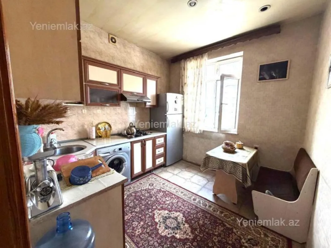 Satılır 3 otaqlı köhnə tikili 74 m²