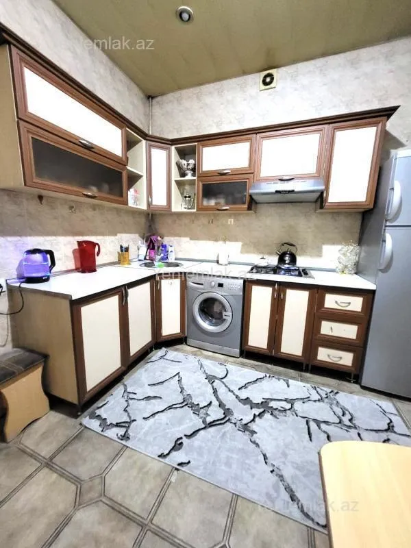 Satılır 3 otaqlı köhnə tikili 74 m²