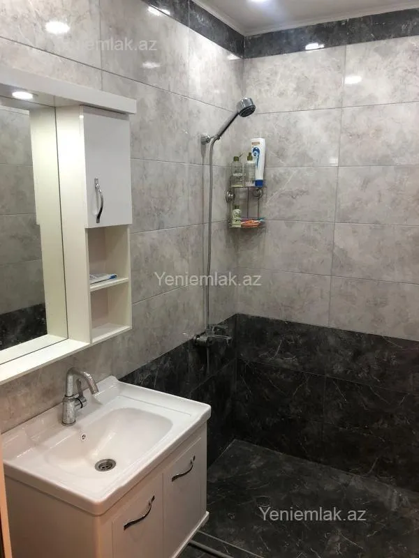 Satılır 3 otaqlı köhnə tikili 86 m²