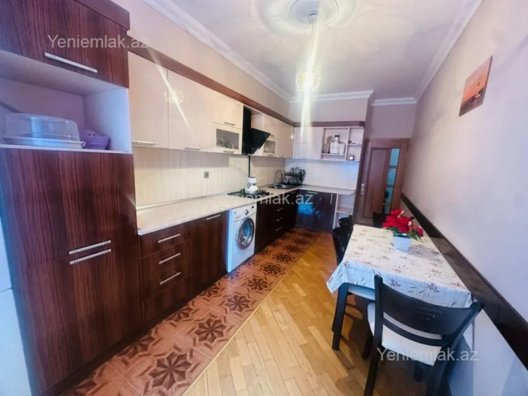 Satılır 3 otaqlı yeni tikili 120 m²