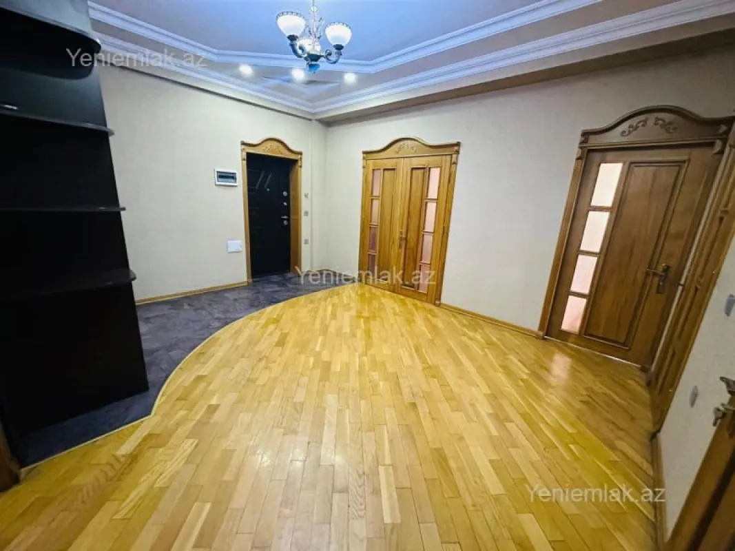 Satılır 3 otaqlı yeni tikili 120 m²