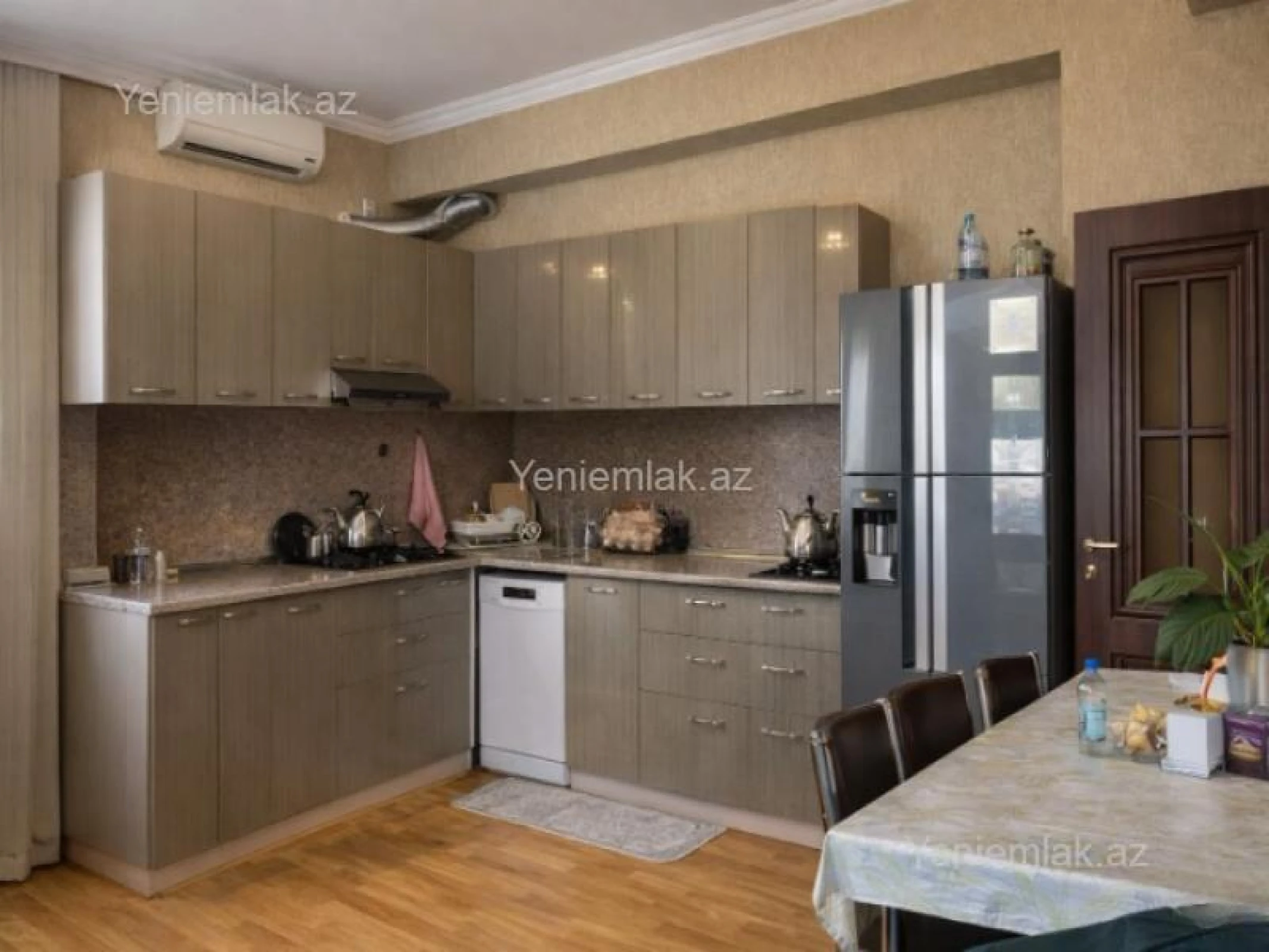 Satılır 3 otaqlı yeni tikili 110 m²
