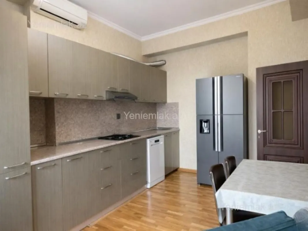Satılır 3 otaqlı yeni tikili 110 m²