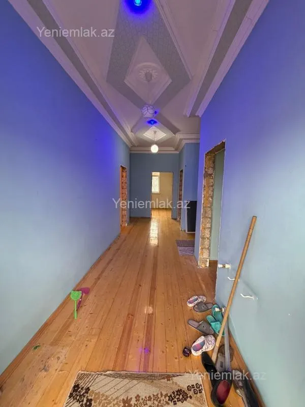 Satılır 7 otaqlı həyət evi 240 m²