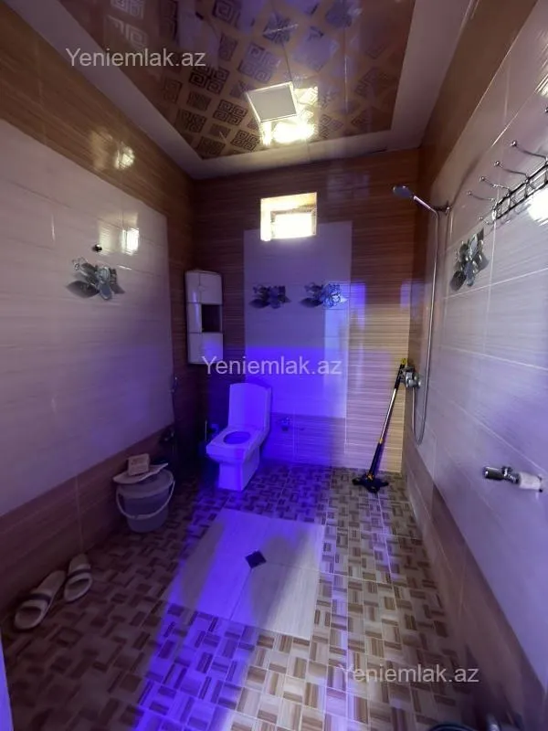 Satılır 7 otaqlı həyət evi 240 m²