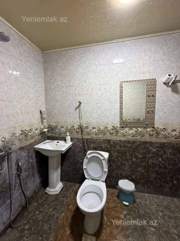 Satılır 7 otaqlı həyət evi 240 m²
