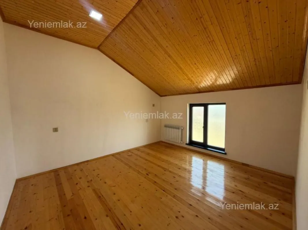 Satılır 5 otaqlı həyət evi 200 m²