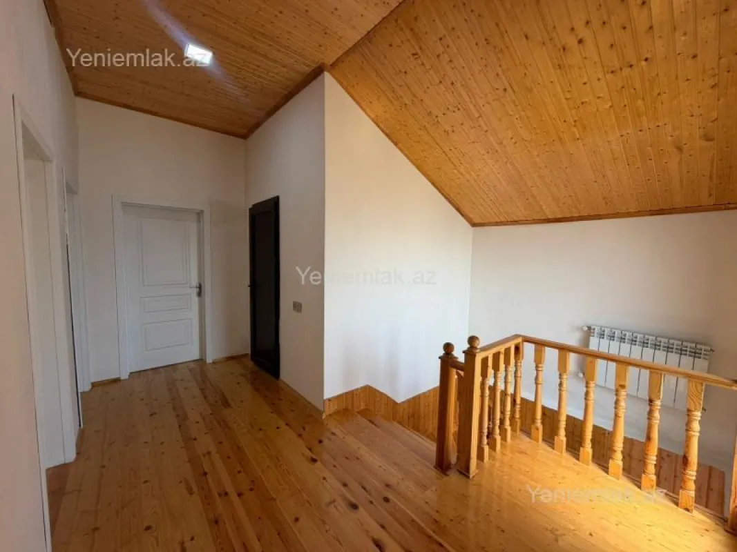 Satılır 5 otaqlı həyət evi 200 m²