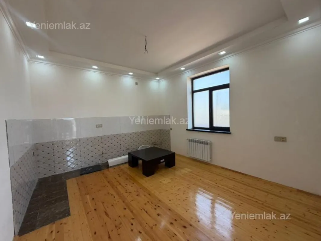 Satılır 5 otaqlı həyət evi 200 m²