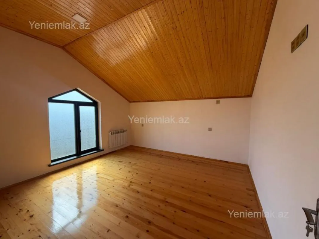 Satılır 5 otaqlı həyət evi 200 m²