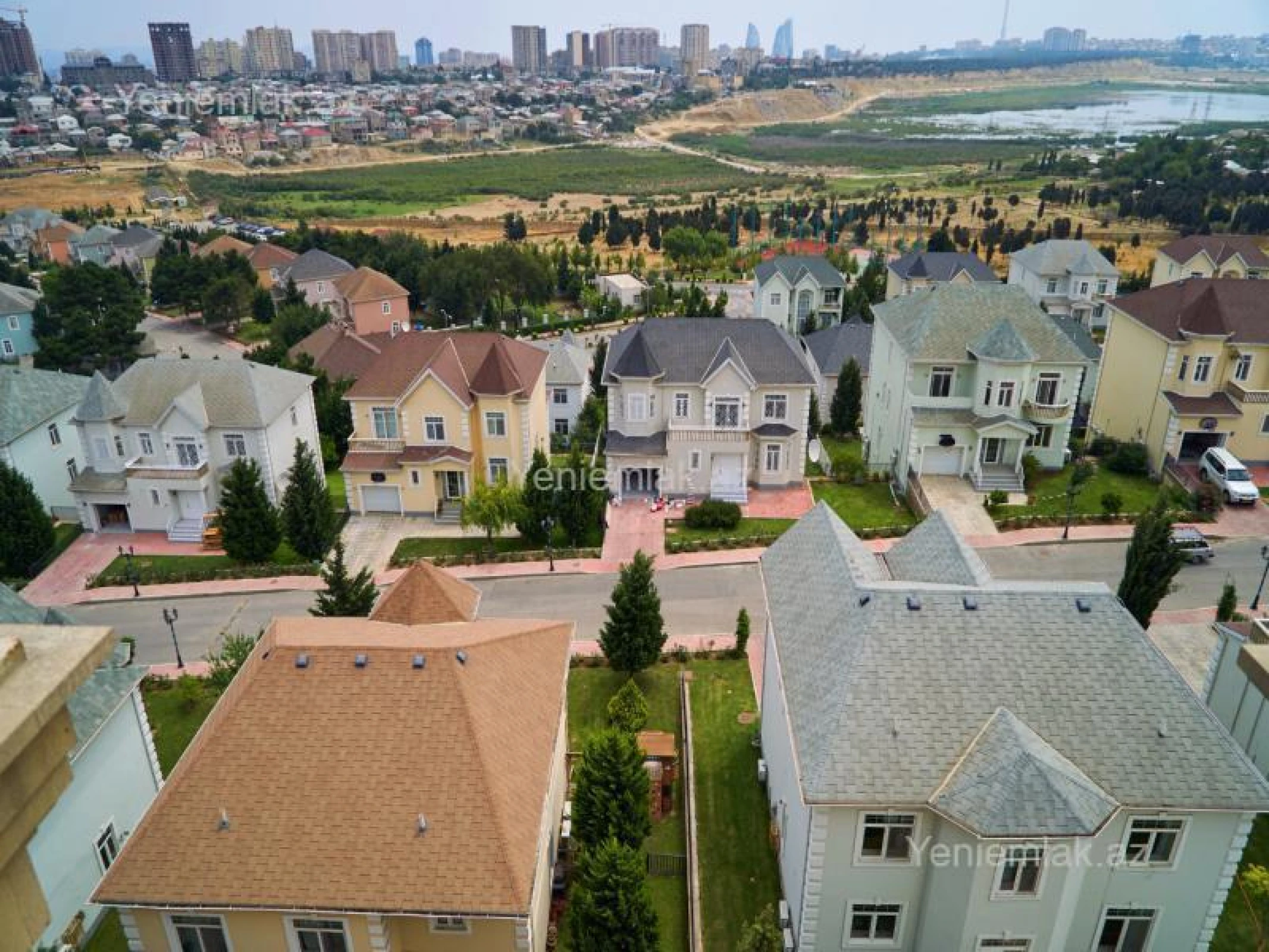 Satılır 4 otaqlı həyət evi 160 m²