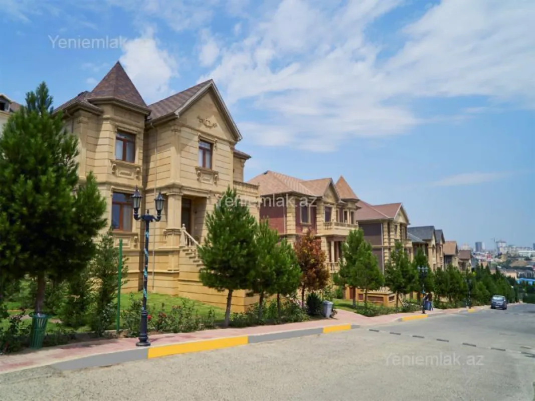 Satılır 4 otaqlı həyət evi 160 m²
