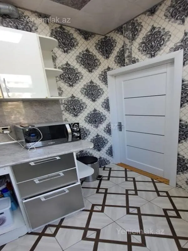 Satılır 2 otaqlı köhnə tikili 60 m²