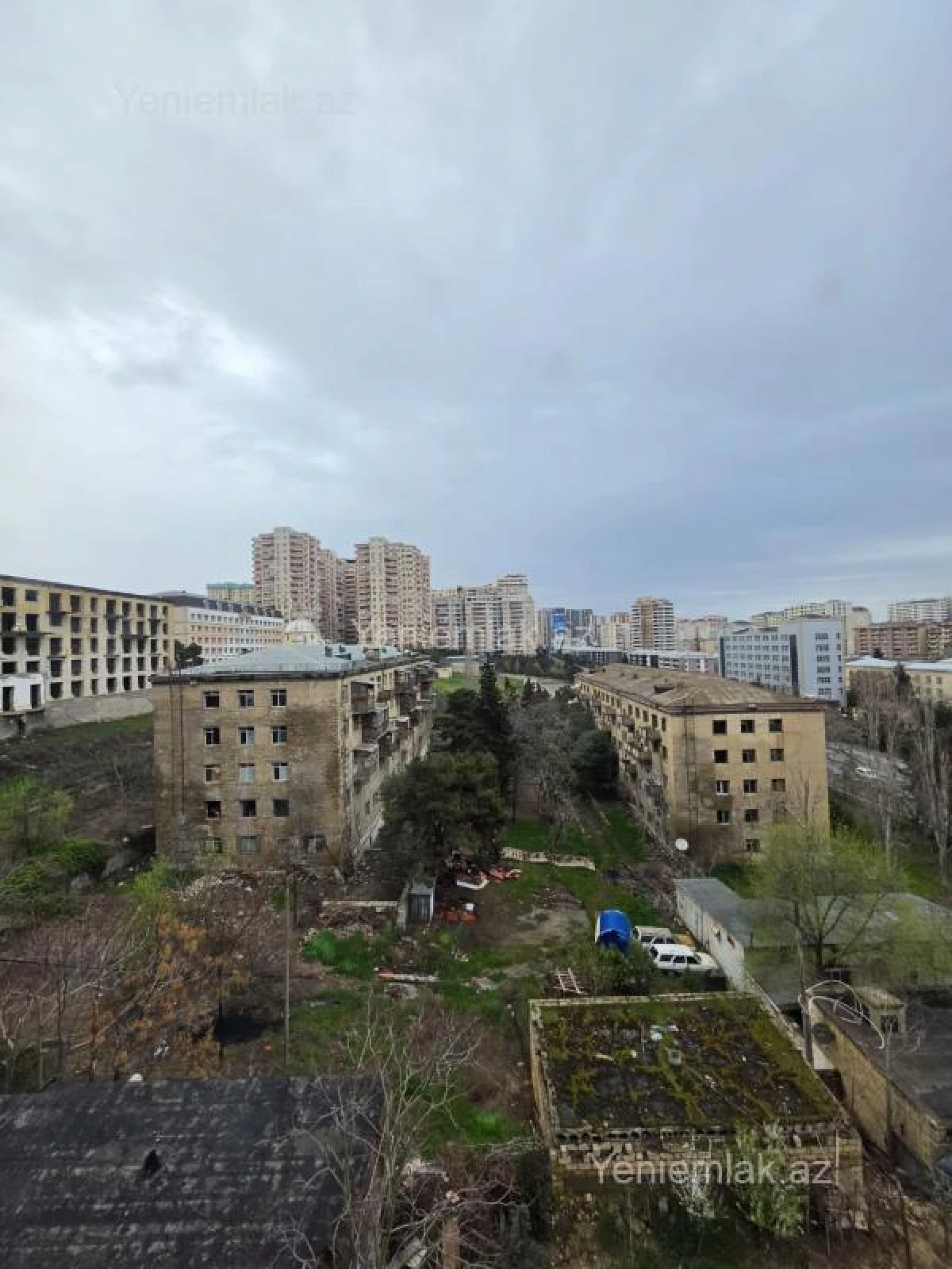 Satılır 3 otaqlı köhnə tikili 75 m²