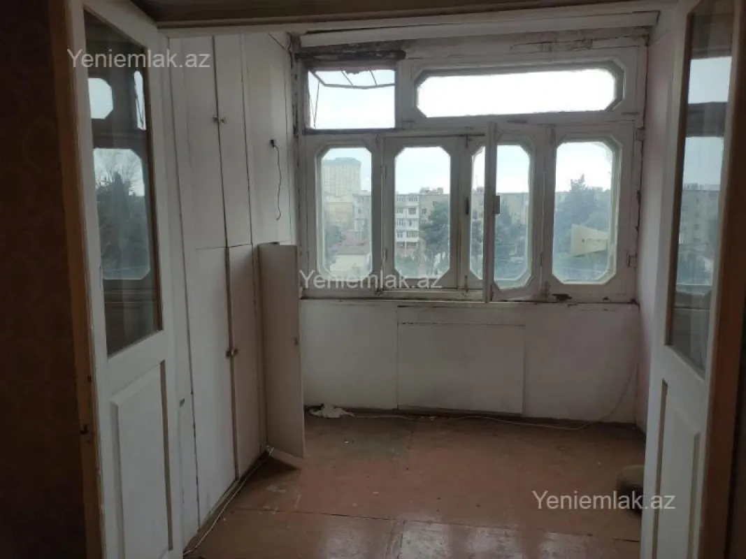 Satılır 3 otaqlı köhnə tikili 80 m²