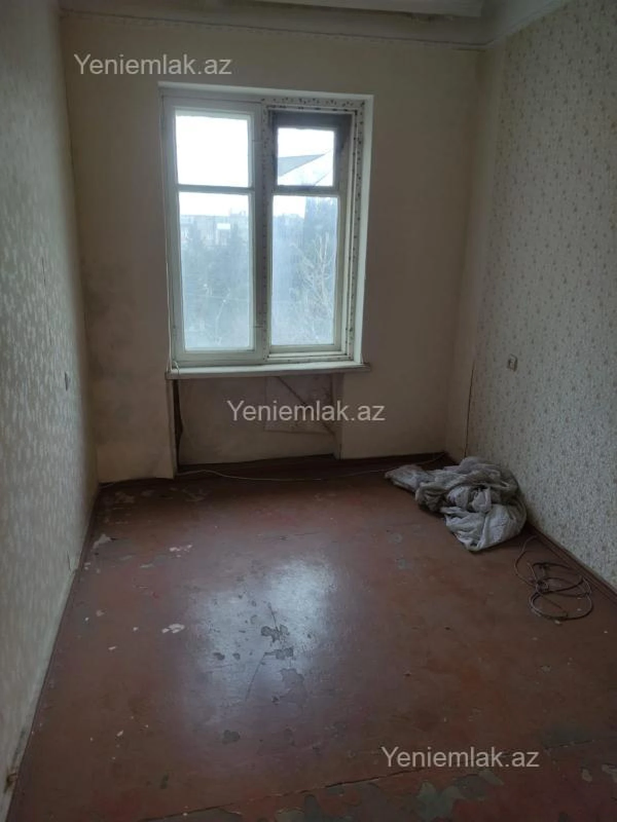 Satılır 3 otaqlı köhnə tikili 80 m²