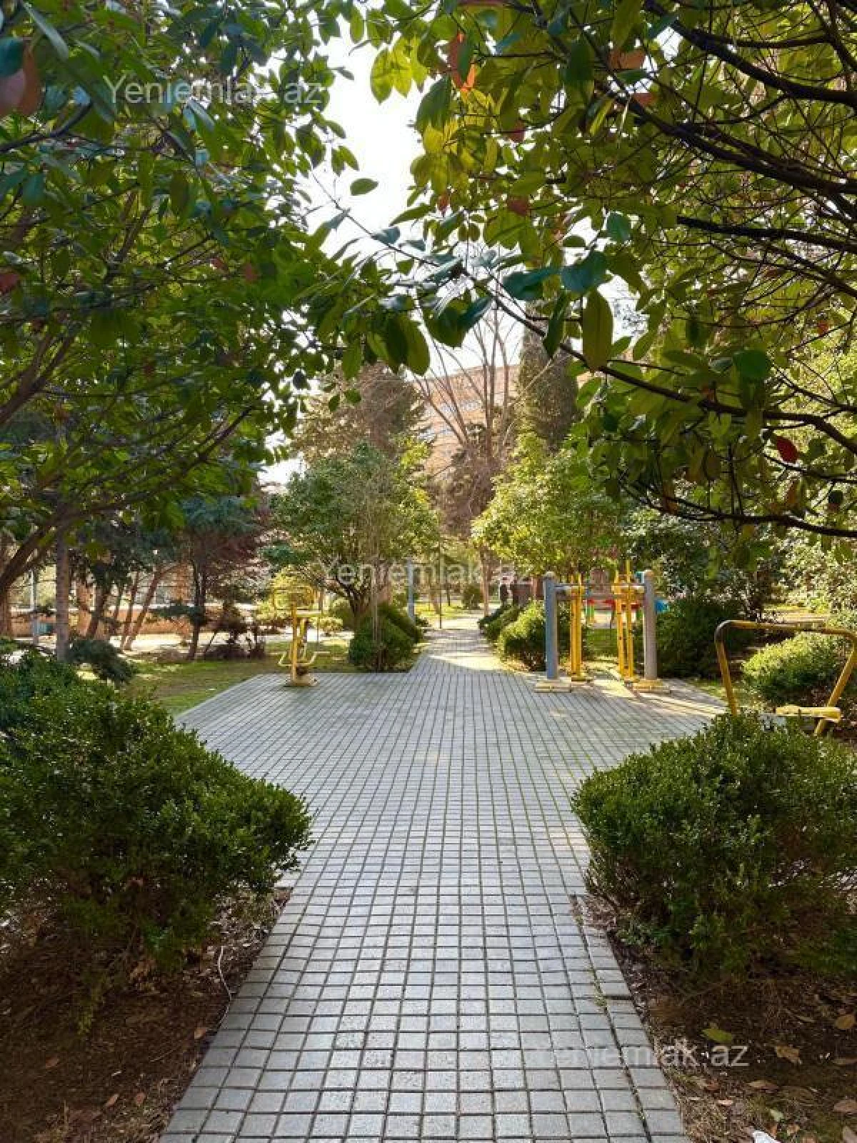 Satılır 3 otaqlı köhnə tikili 80 m²