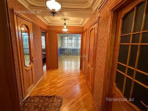 Satılır 3 otaqlı köhnə tikili 80.4 m²