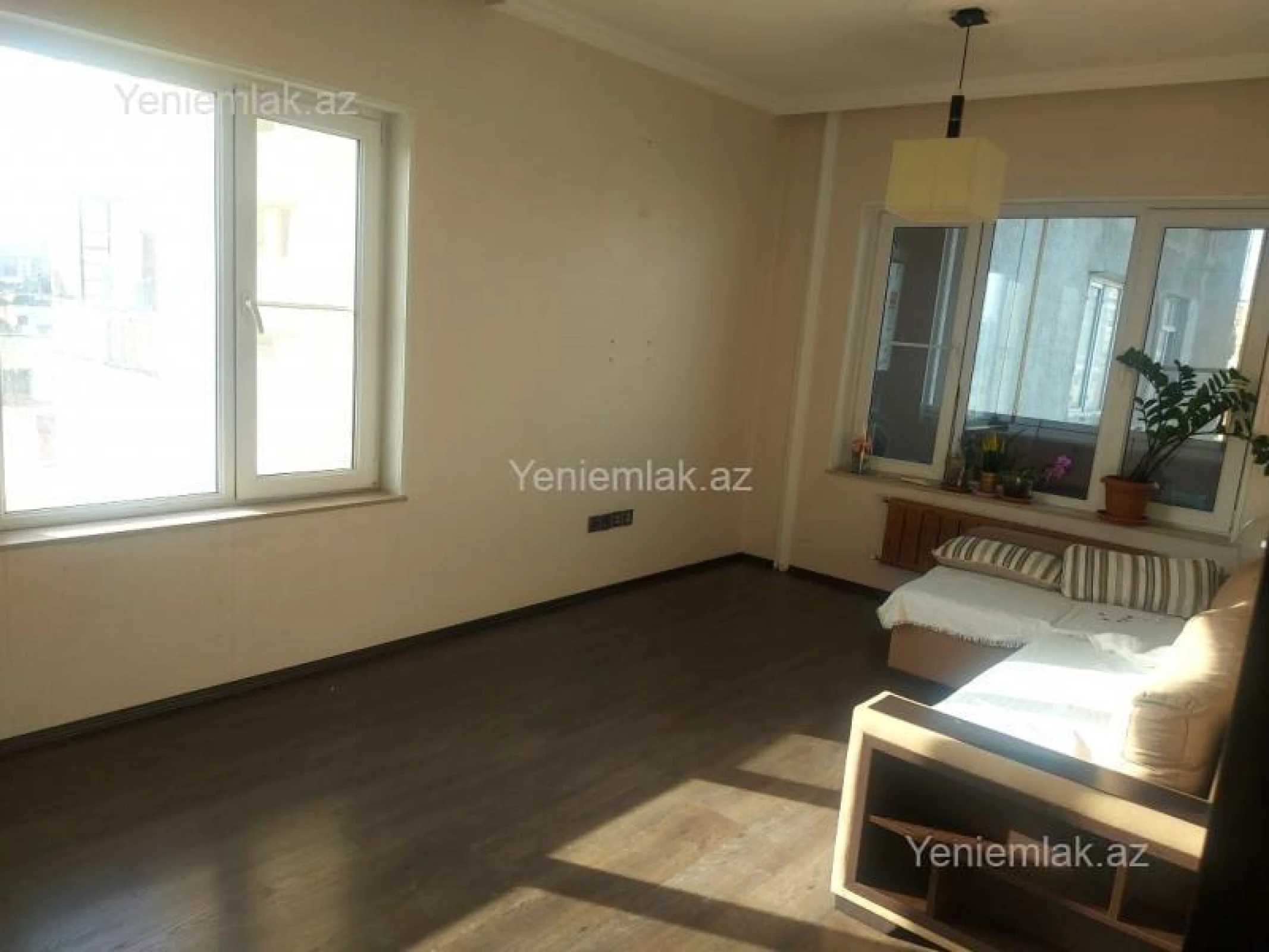 Satılır 3 otaqlı köhnə tikili 80 m²