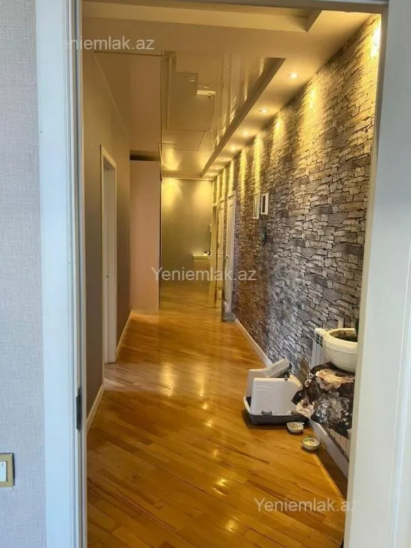 Satılır 3 otaqlı yeni tikili 140 m²