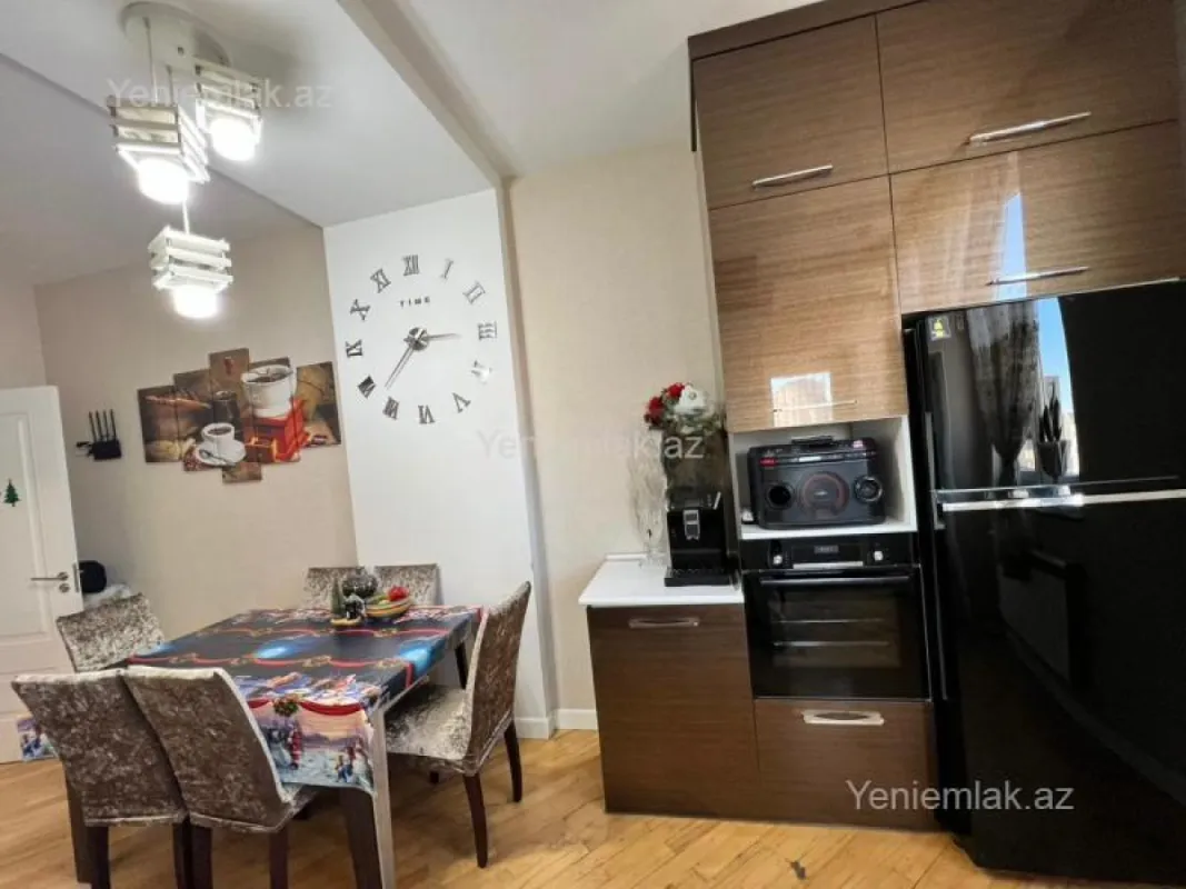 Satılır 3 otaqlı yeni tikili 140 m²