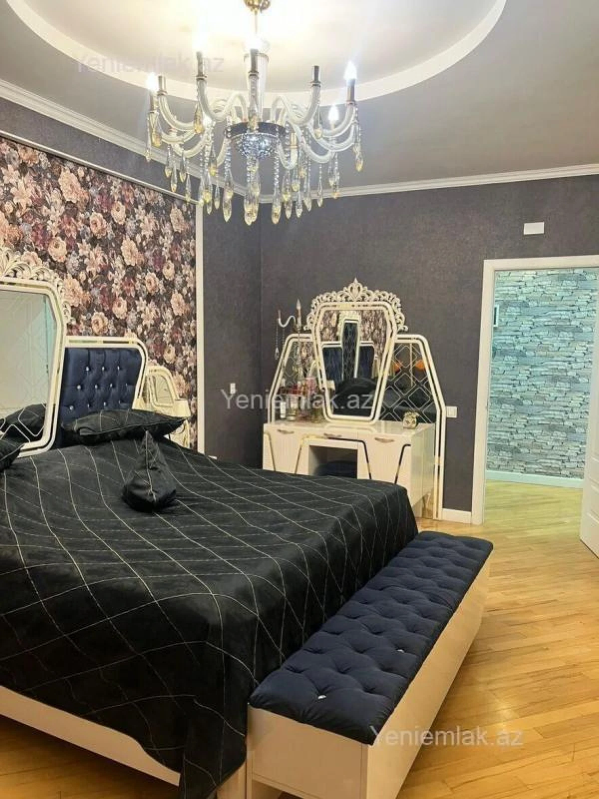 Satılır 3 otaqlı yeni tikili 140 m²