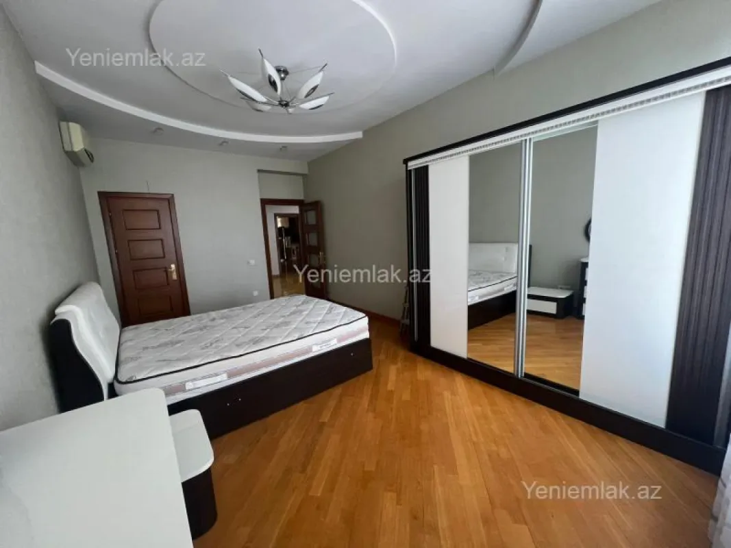 Satılır 3 otaqlı yeni tikili 140 m²