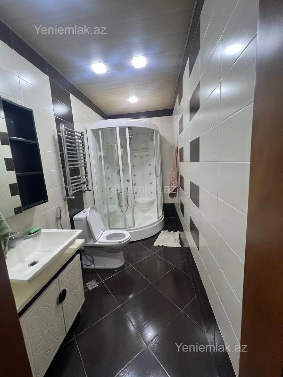 Satılır 3 otaqlı yeni tikili 140 m²