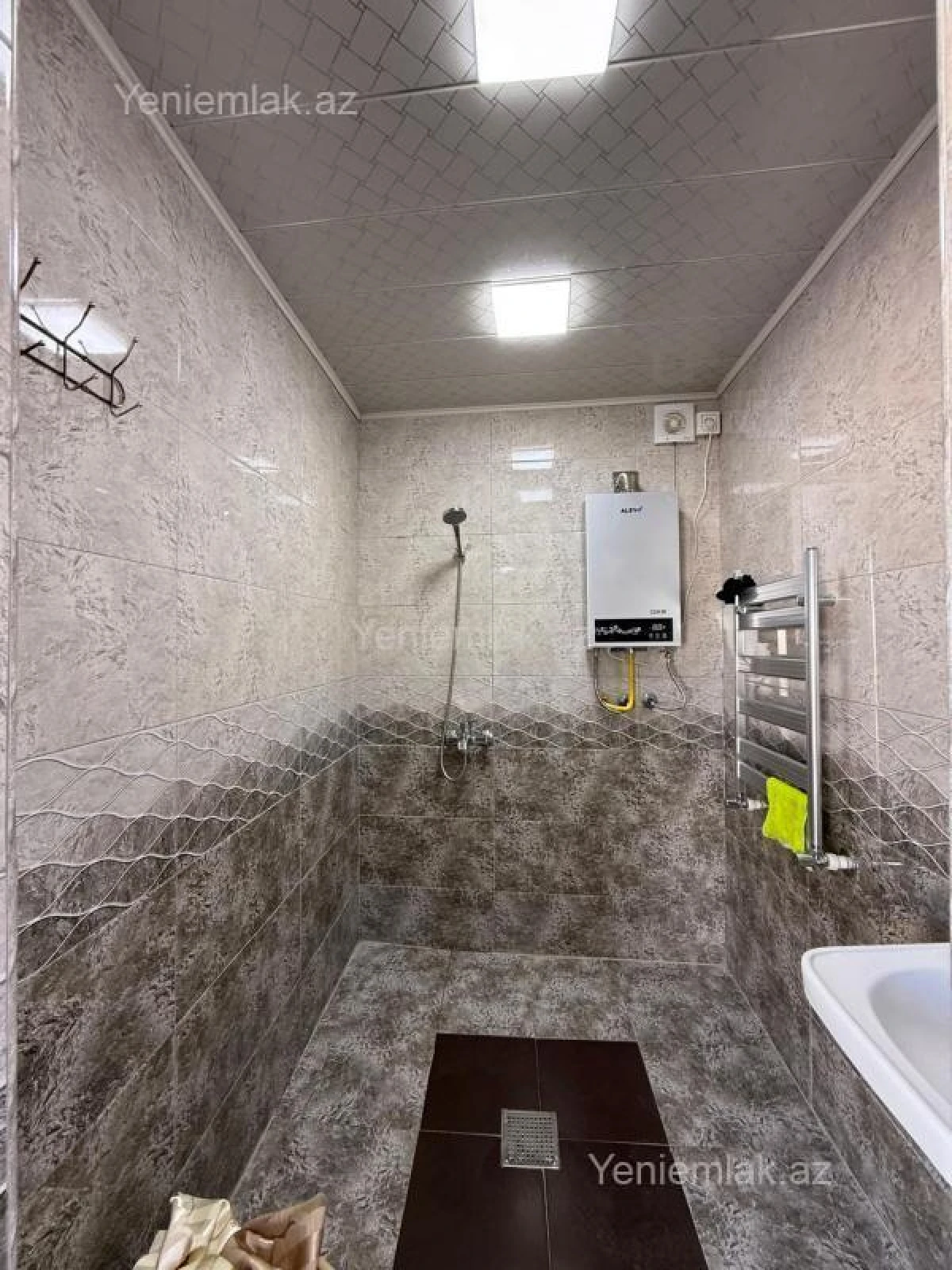 Satılır 3 otaqlı həyət evi 100 m²