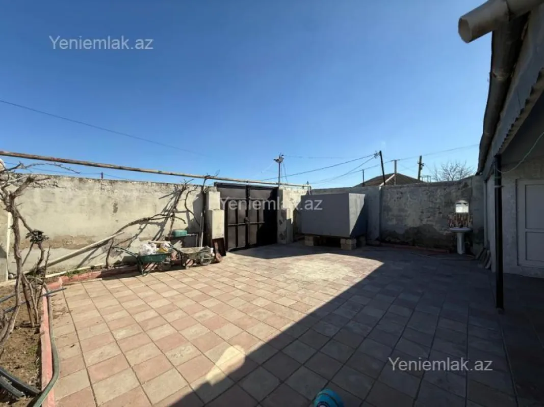 Satılır 3 otaqlı həyət evi 100 m²